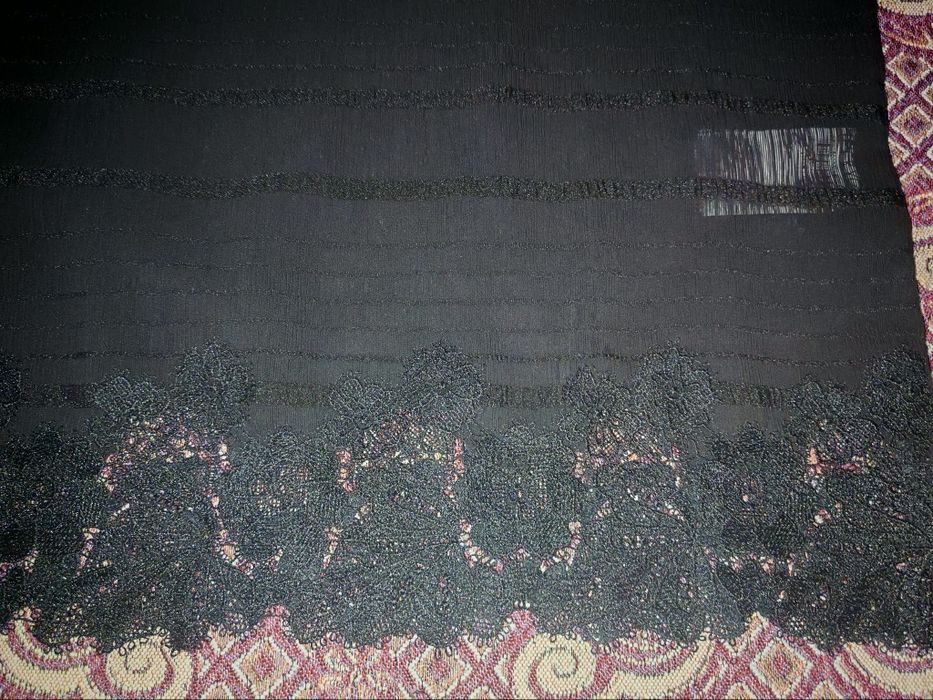 Bluza din voal puțin creponat și dantela mărimea 40,noua