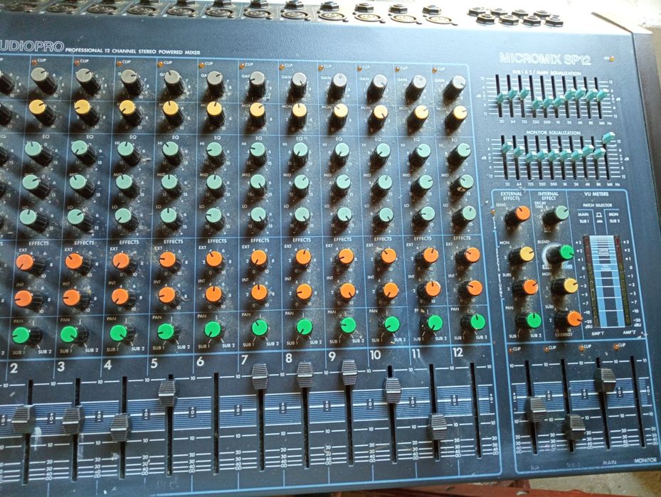 Boxe pasive noi aduse din germania cu mixter complect cu cabluri,