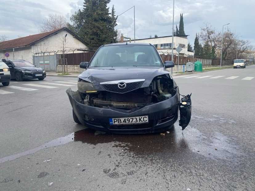 Мазда 2 2006г На Части