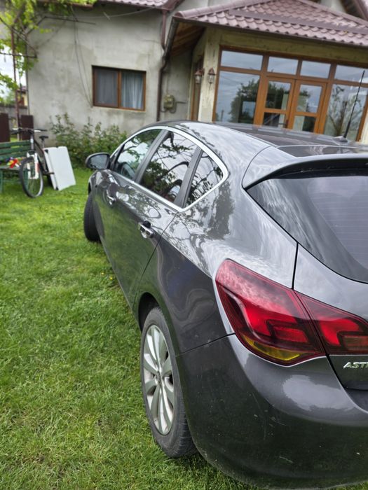 Opel astra J 2011 benzina 1.4