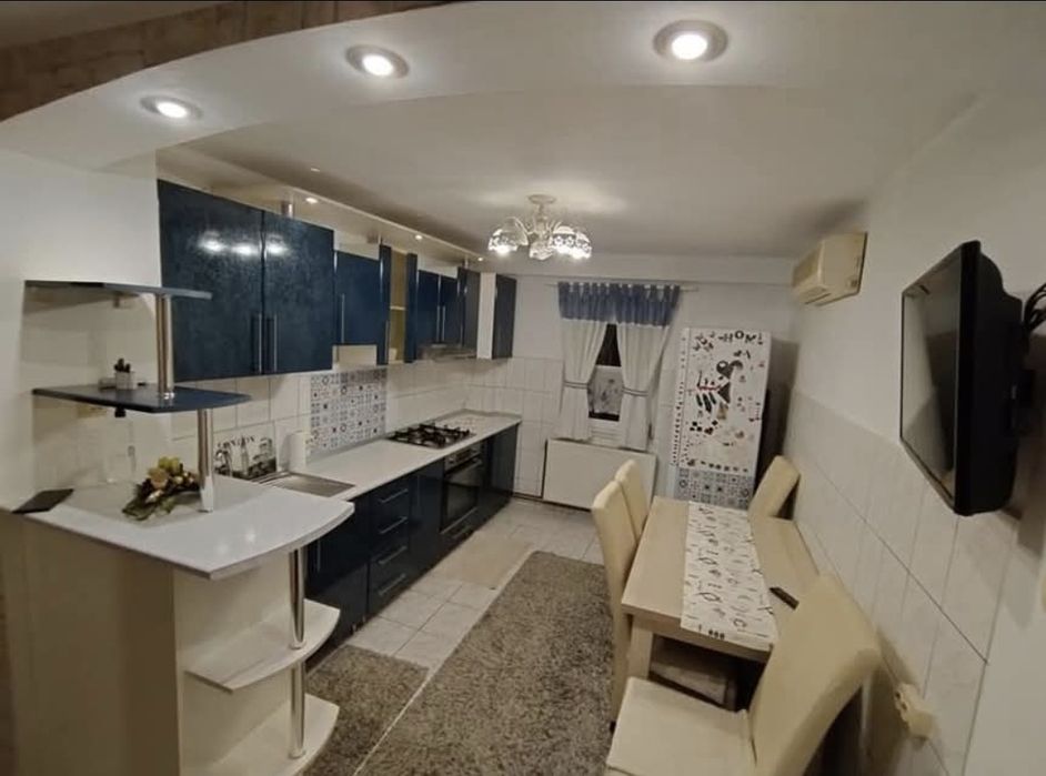 Vand apartament cu 3 camere Resita, zona Lunca