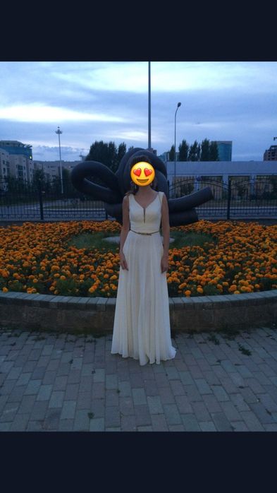 Платье цвета слоновой кости