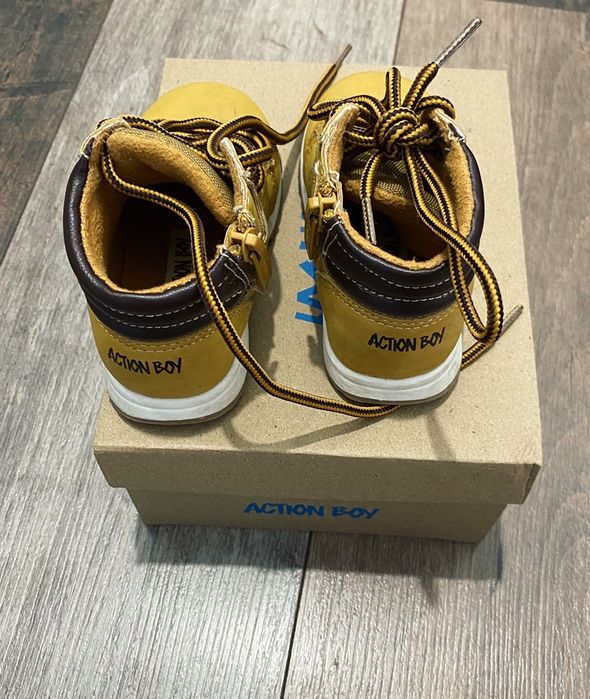 Ghetuțe action boy bebelusi, mărimea 20