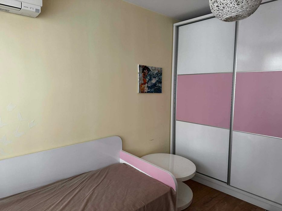 Тристаен апартамент под наем