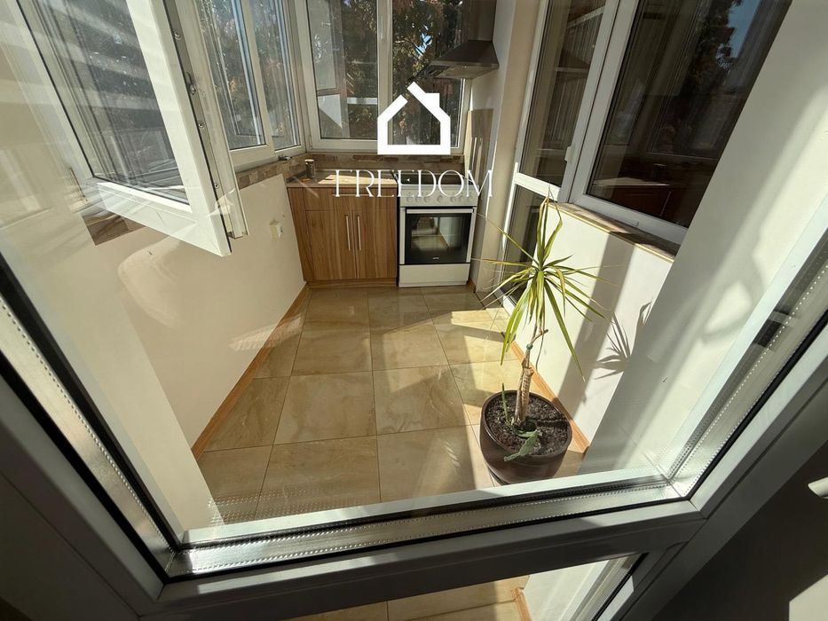 Дава се под наем Тристаен апартамент в Варна, Бриз - 112 кв.м за 700 € - Снимка #12