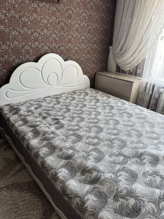 Продам спальный гарнитур