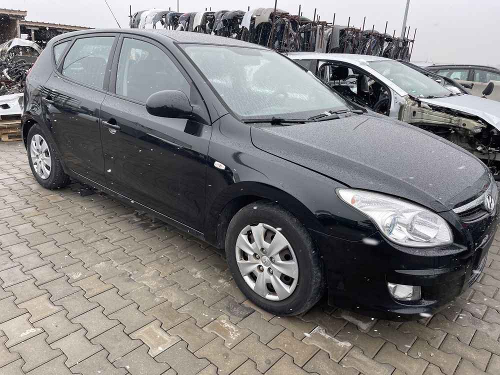 Hyndai I30 1.6crdi/2010г,На части с. Долни Богров • OLX.bg