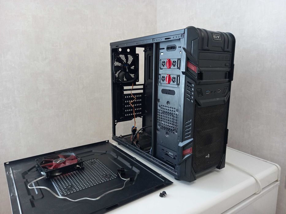 Компьютерный корпус AeroCool GT
