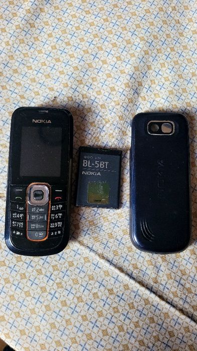 Продавам Nokia 2660