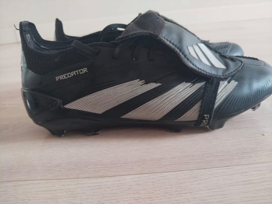 Бутсы продаются Adidas Predator
