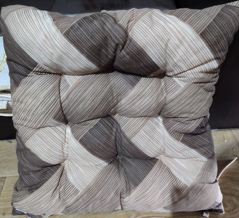 Калъфи за столове 6 бр -13 €, столовки