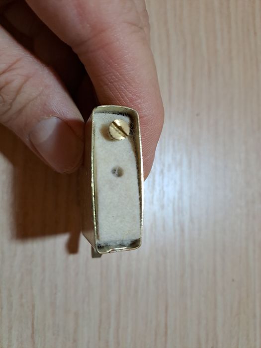 Продам зажигалку Pall Malll