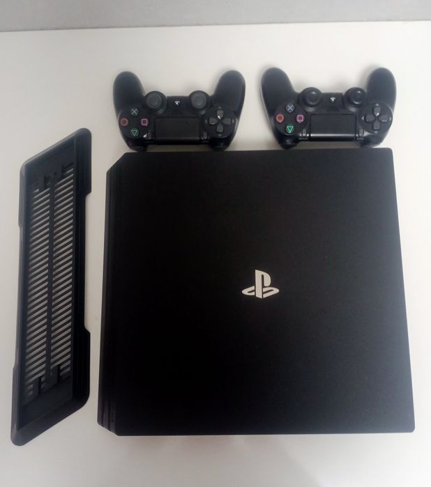 Продам PS 4 pro на 1ТБ