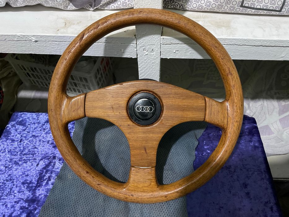 Руль Ауди дерево.