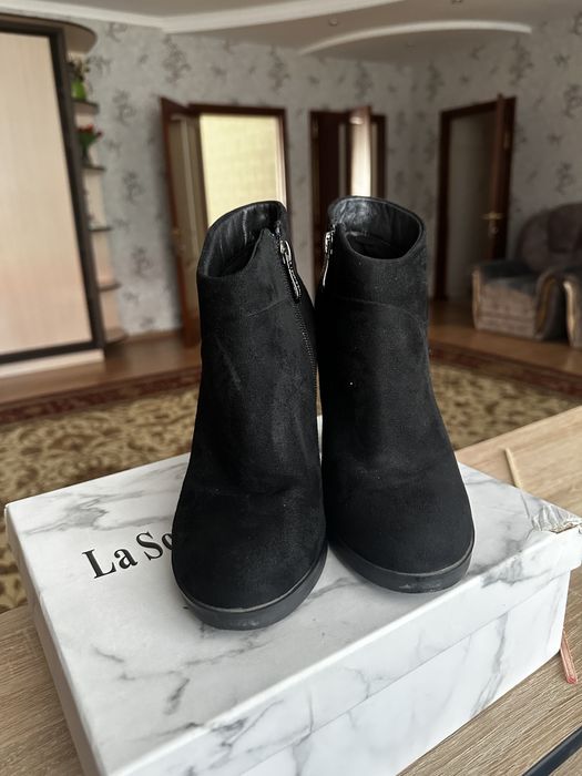 Продам демисезонную обувь