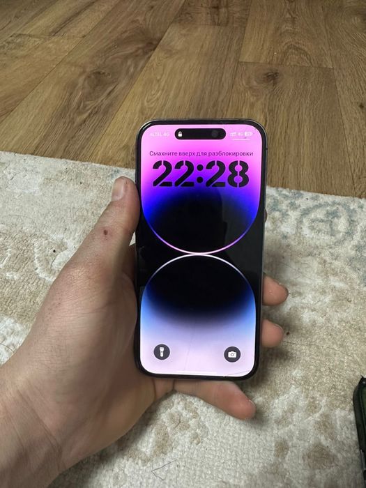 Продам айфон про 14