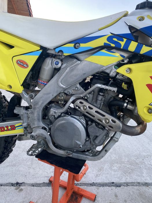 Suzuki RM-Z 450 injectie