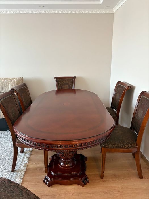 Продам деревянный стол со стульями