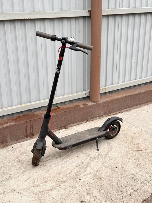 Продам электросамокат xiaomi