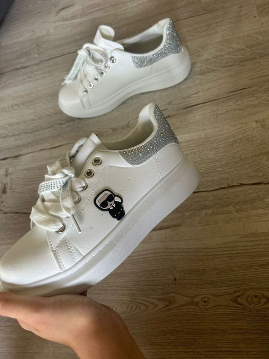 Adidasi dama 120 lei