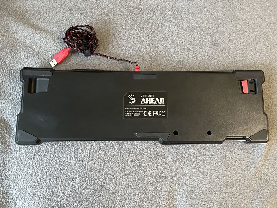 BLOODY B540 - геймърска клавиатура