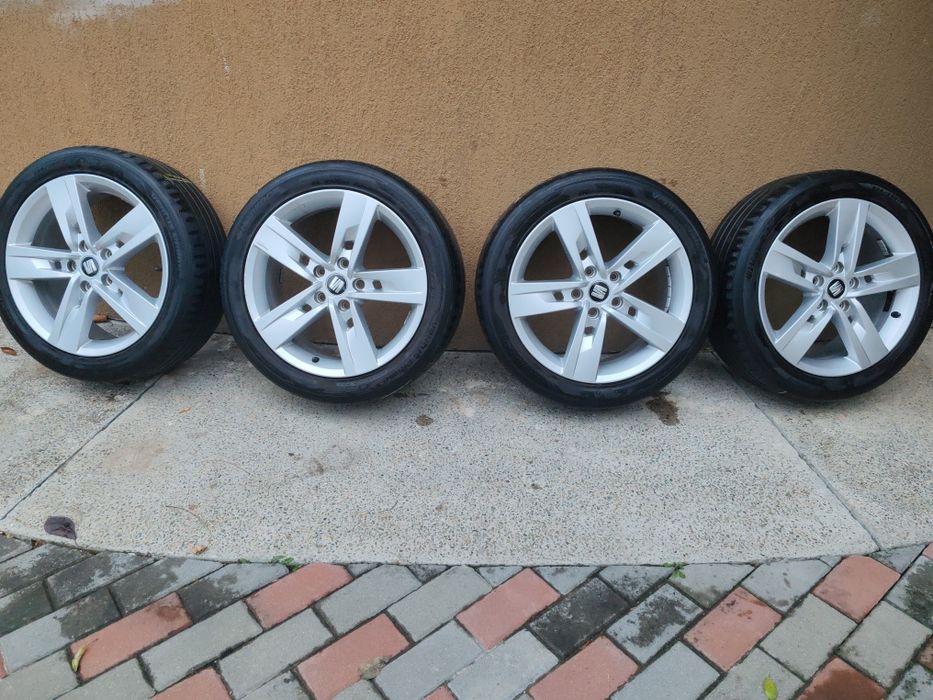 Vând  Jante cu anvelope vara Seat / VW / Skoda / Audi 205/50 R17  5x11