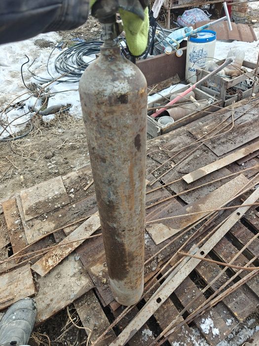 Продам  маленький кислородный балон