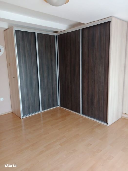 Casă spațioasă cu etaj și teren generos, zona urbană