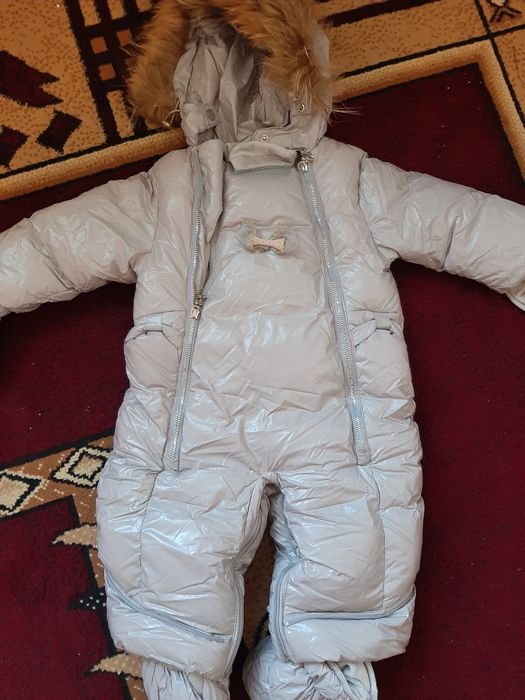 Продам комбинезон зима на девочку. 1 год .