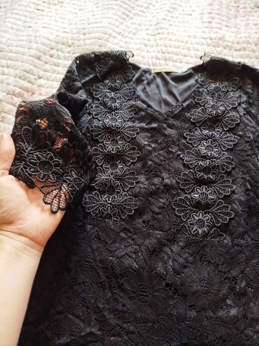 Вечернее гипюровое платье