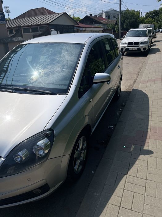Opel Zafira 1.9 / 120CP