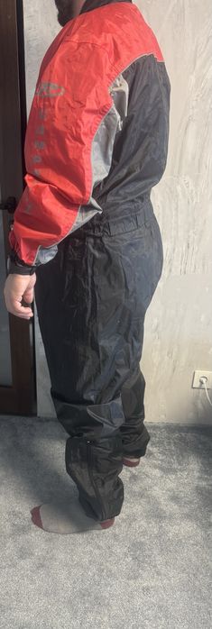 Продавам непромукаем цял гащеризон (Дъждобран)