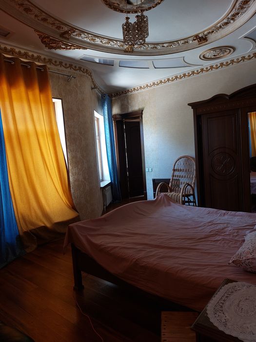 Uy hovli Yunusobod 5+2 sotix