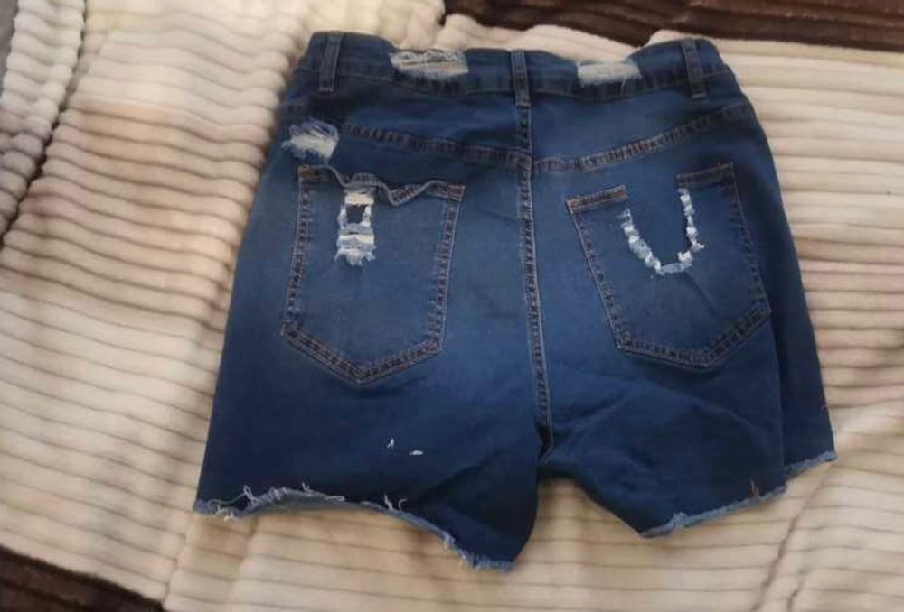 Дамски пола панталонки нова  Л размер