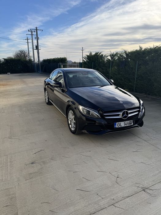Proprietar vand Mercedes C Class 200 benzina 184cp