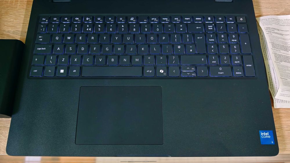 Dell Pro 16/Intel Ultra Core i5 120U/16GB RAM/512GB SSD NVMe/16' FHD+ IPS/Intel Graphics с гаранция 3 години буквално НОВ