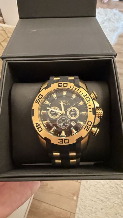 Vand ceas invicta impecabil