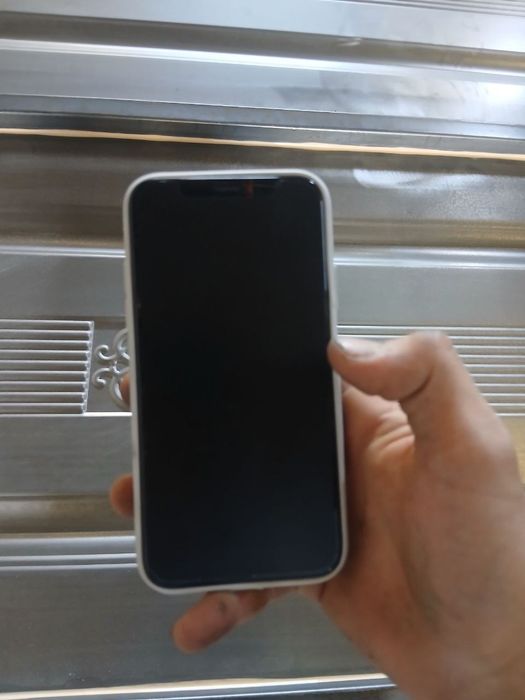 Iphone xs srochniga sotiladi