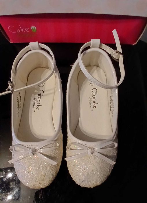 Официална рокля и обувки