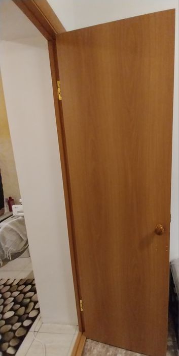 Продам дверь глухую 60  см