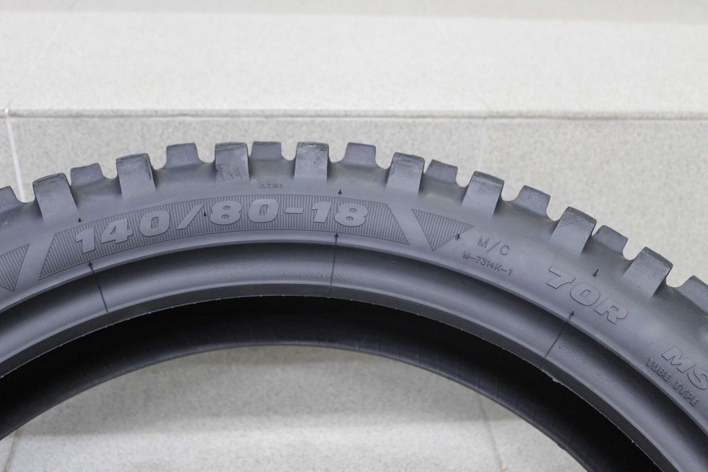 140/80-18 Maxxis