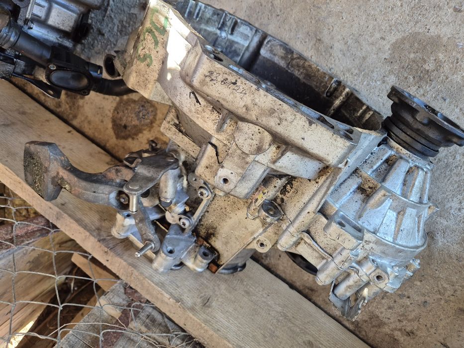 Cutie viteza vw caddy, chit volanta,bloc motor Bls