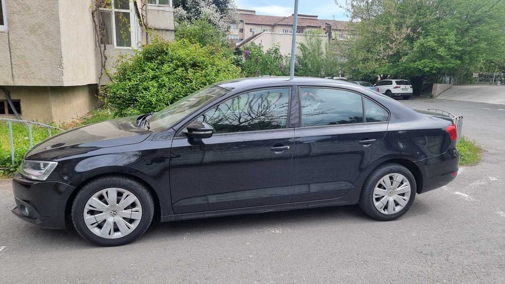 VOLKSWAGEN Jetta 2011 — imagine 3