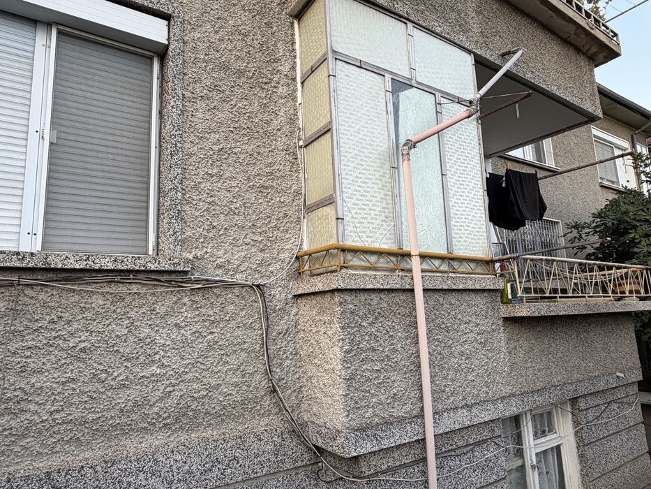 Продава се етаж от къща в Велико Търново