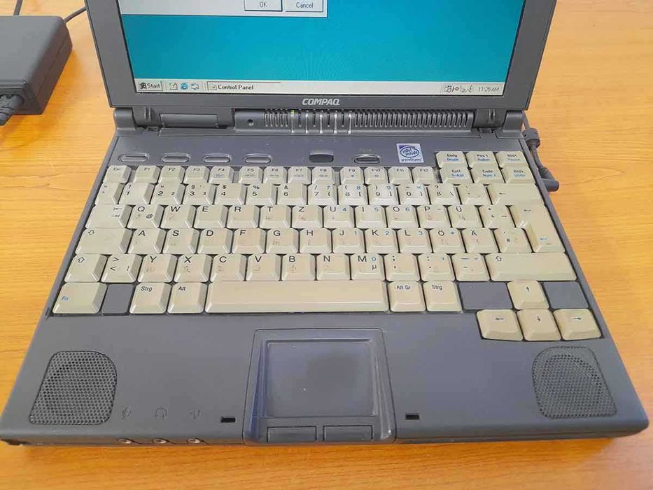 Продавам рядък ретро лаптоп COMPAQ ARMADA 4210T с Windows 98
