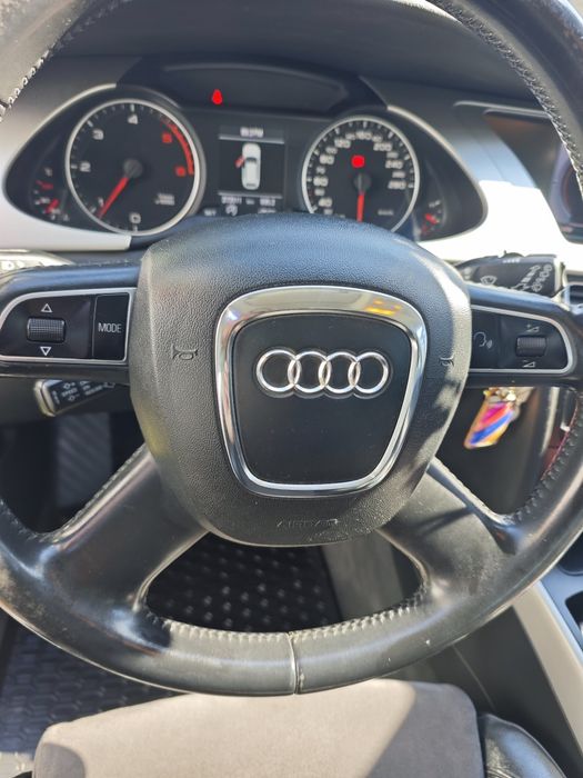 Vând Audi A4  2012