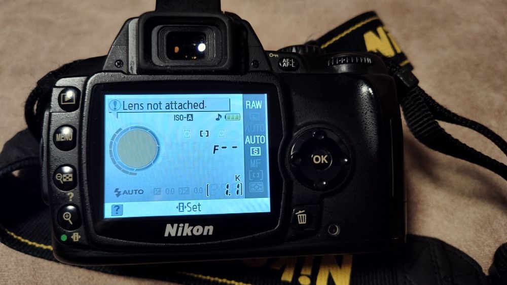 Фотоапарат Nikon D40, тяло , без обектив