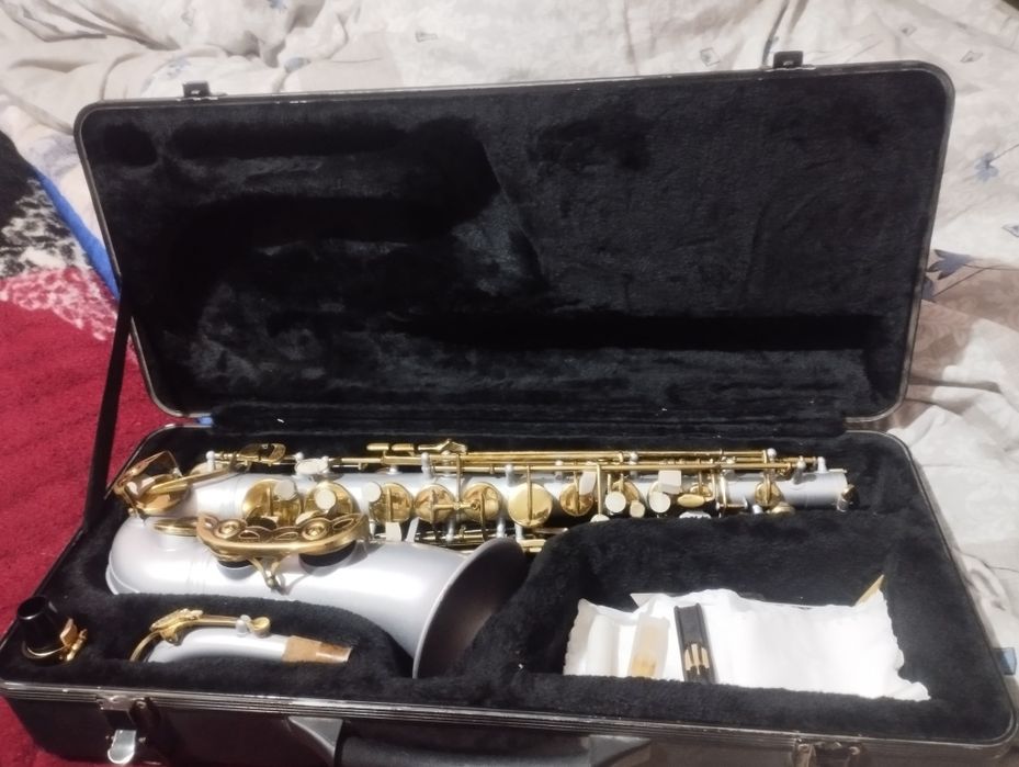 Saksafon alto   toʻylarga. Bemalol. Ijro qilsa boʻladi. Srowne sotilad