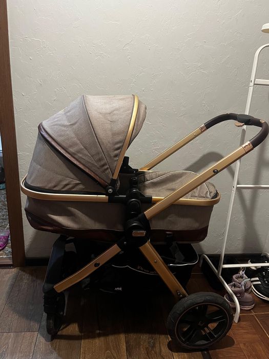 Коляска для малышей