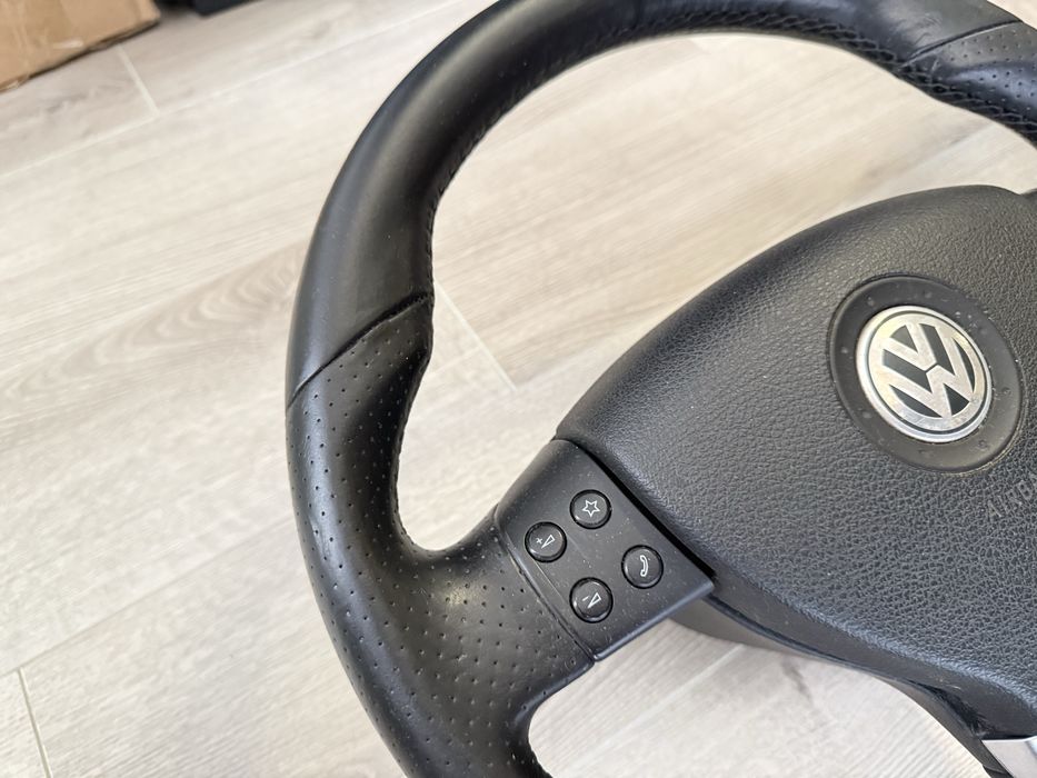Волан VW Golf 5 GTI Голф 5 ГТИ с пера и без пера
